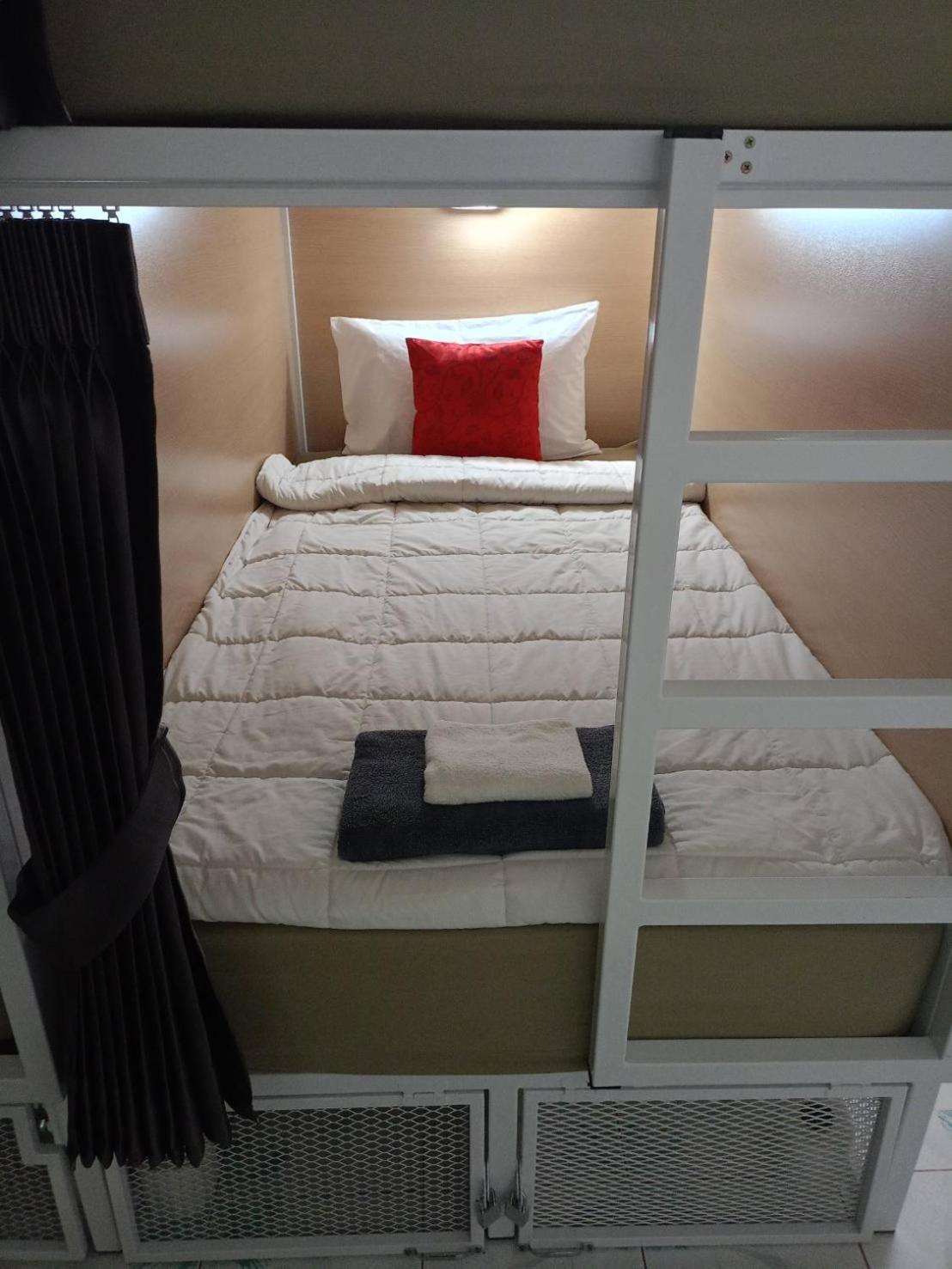 High5 Guesthouse Pattaya Εξωτερικό φωτογραφία